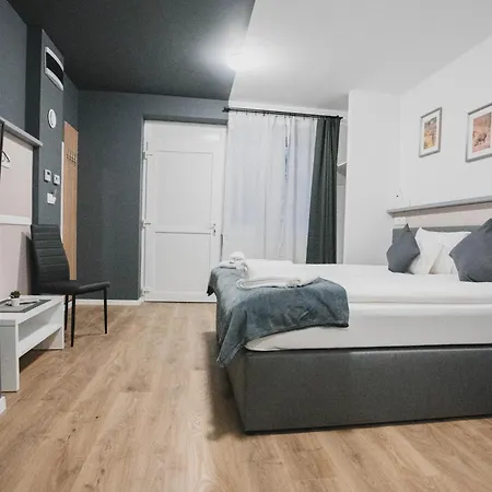 Safari Hotel 3*
