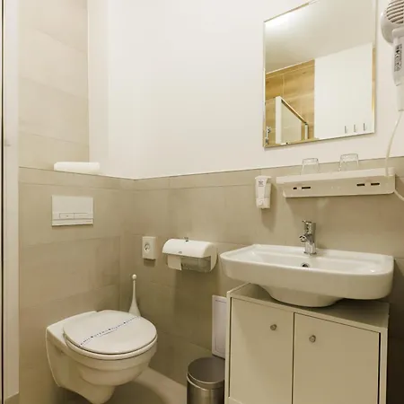 Safari Hotel 3*